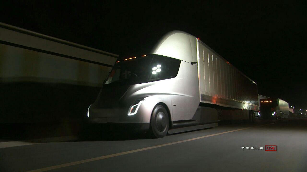 Виробник пива замовив 40 вантажівок Tesla