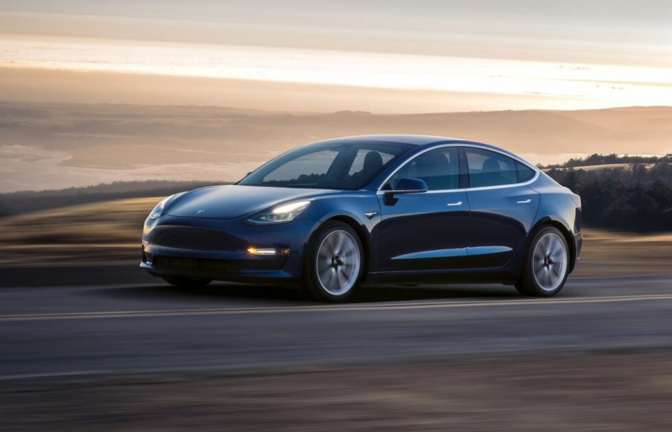 Tesla Model 3 виявилася швидшою, ніж обіцяли