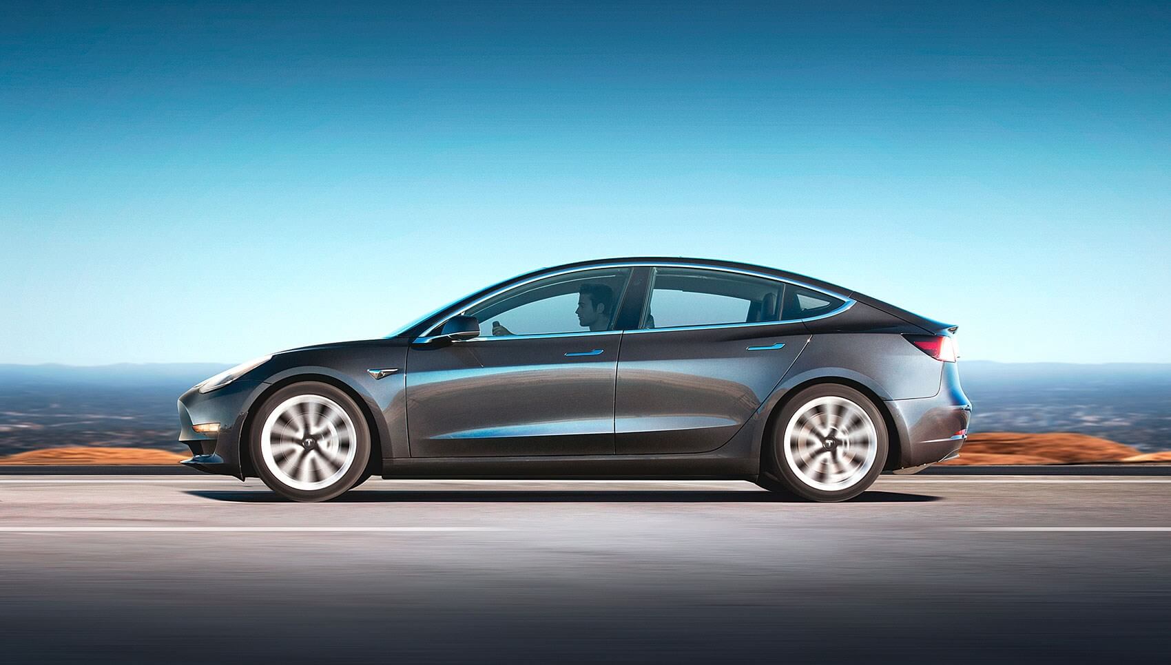 Американське видання купило Tesla Model 3 заради огляду