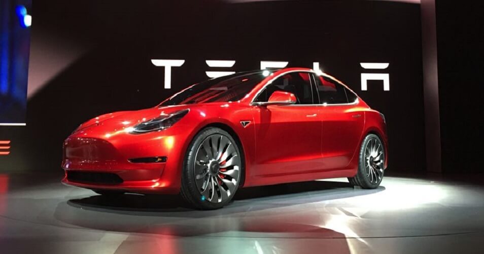 Сколько будет стоить новый электроседан Tesla Model 3 в Украине