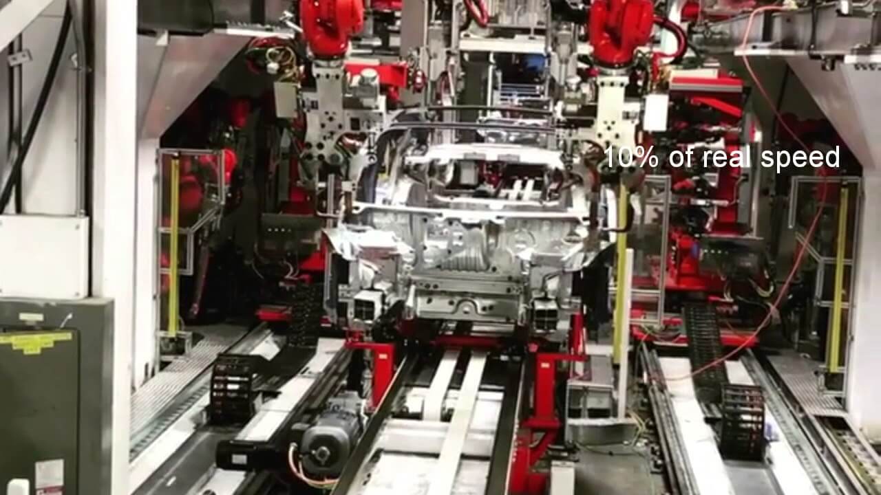 Як збирають Tesla Model 3: відео