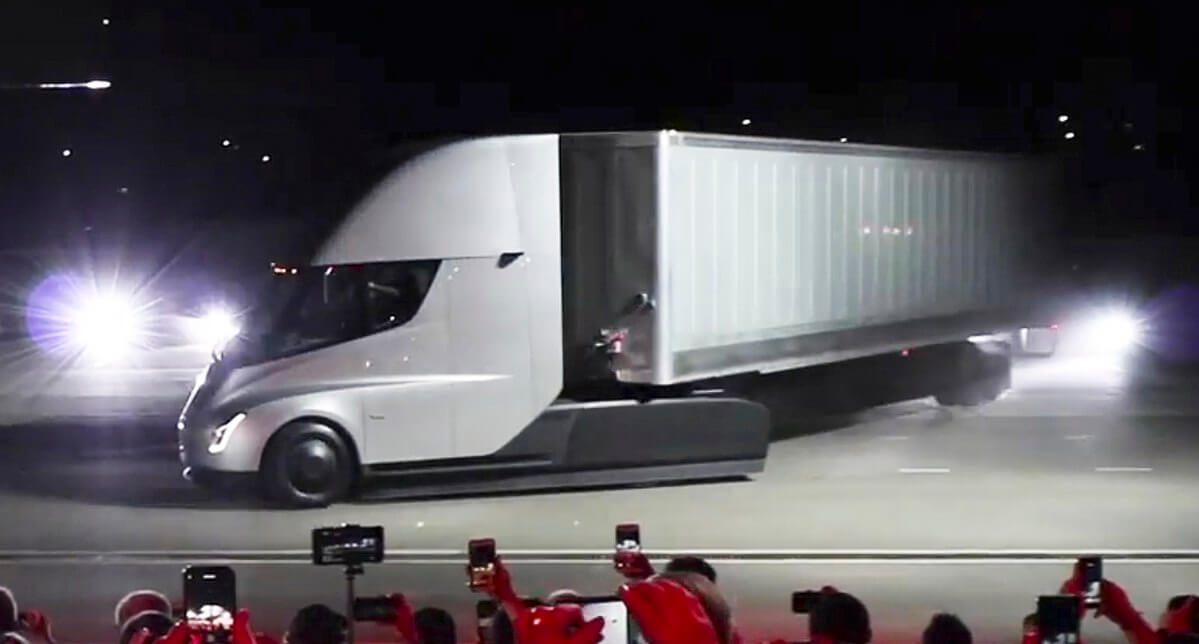 Розгін електричної вантажівки Tesla: відео