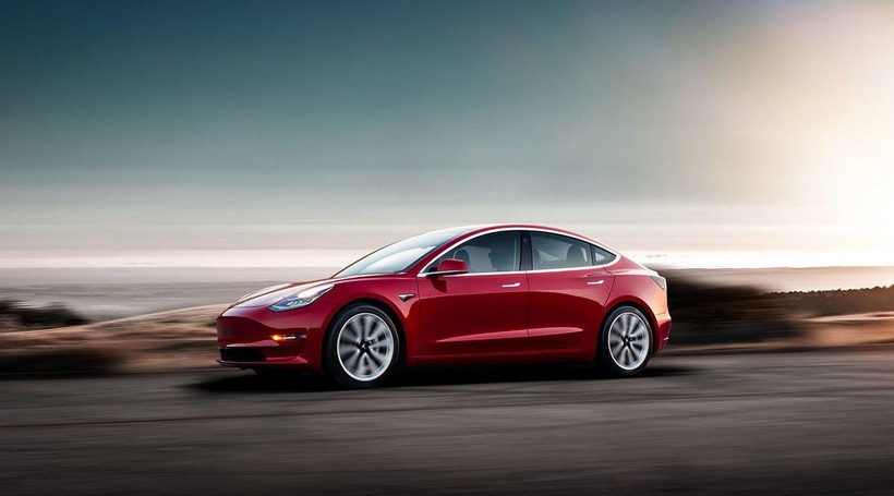 Tesla оголосила ціни повнопривідних Model 3