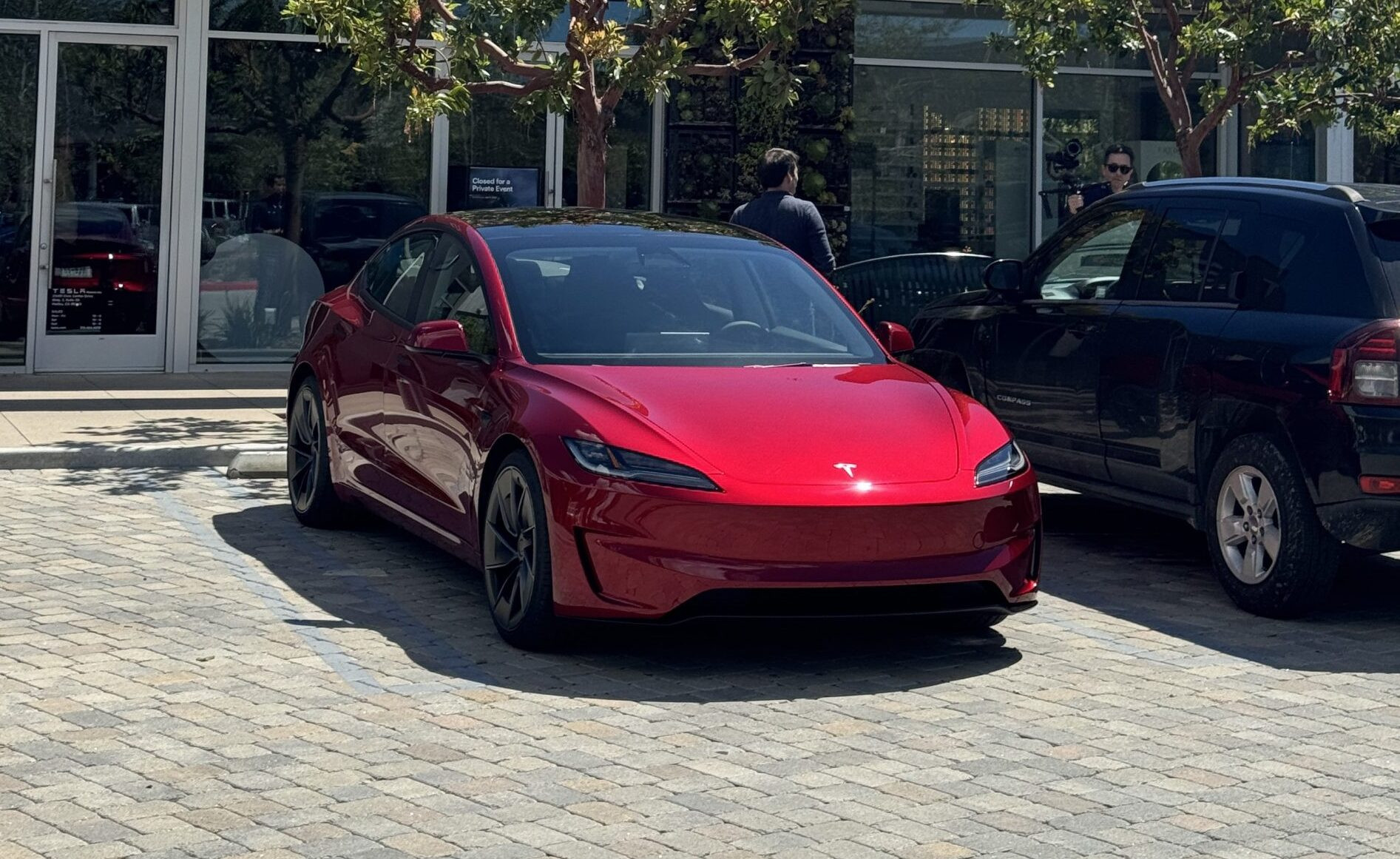 Tesla Model 3 Ludicrous: перші фото без камуфляжу