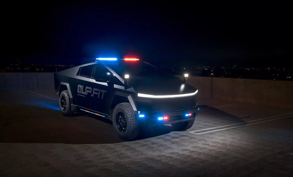Tesla Cybertruck перетворили на поліцейський електромобіль